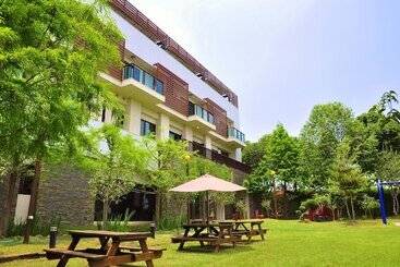 تختخواب و صبحانه One City One Vacation Farm