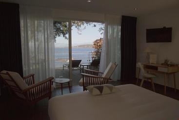 تختخواب و صبحانه Cala Verghia