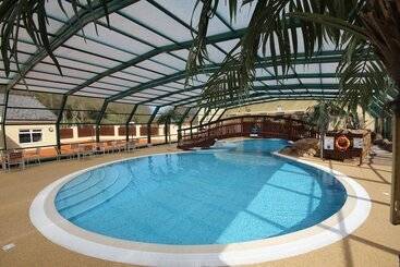 هتل Cardigan Bay Holiday Park