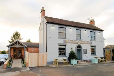 هتل The Saracens Head