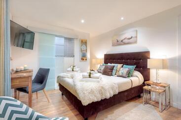 تختخواب و صبحانه La Villa Des Sens