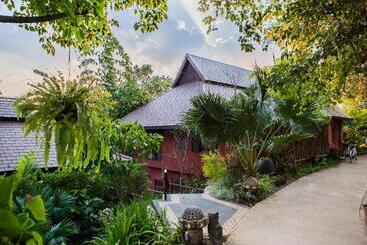 هتل Tree Tara Resort