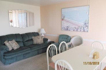Le Boot Oceanfront Suites