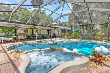 住宿加早餐  Riverbend Retreat   Fla