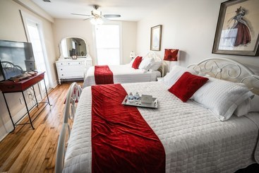 تختخواب و صبحانه Live Oaks Inn
