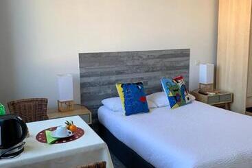 בית מלון כפרי Hôtel Restaurant La Plage