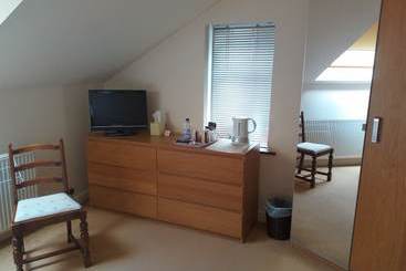 Oakfield B&b