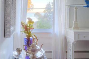 تختخواب و صبحانه The Shore Path Cottage