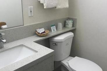مُتل Manhattan Inn & Suites