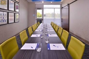 هتل Holiday Inn Express & Suites   Mall Of America   Msp Airport, An Ihg