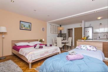 Apartments Garmaz
