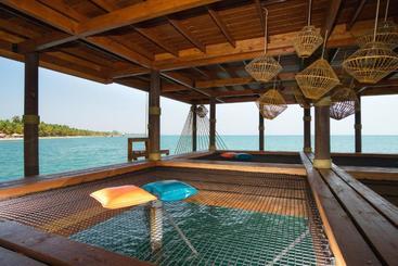هتل The Colonial At Jaguar Reef