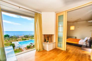 דירות לתיירים Cretan Beachfront Villas