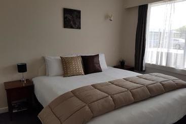 554 Moana Court Motel
