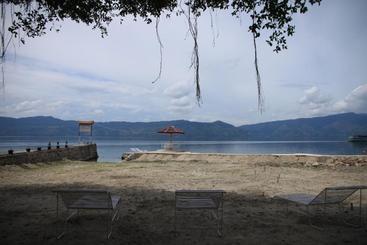 هتل Pandu Lakeside  Tuktuk