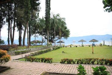 هتل Pandu Lakeside  Tuktuk