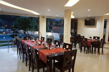 هتل Zoe S Paradise Waterfront