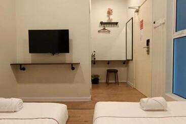 هتل Lea Guest House & Cafe Lukut