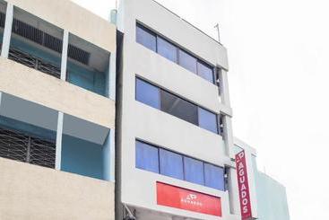 酒店 Aguados Place By Oyo Rooms