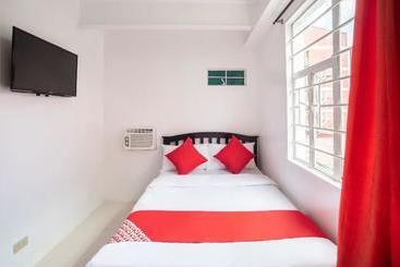酒店 Aguados Place By Oyo Rooms