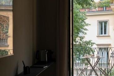 پانسیون Della Spiga Suites By Brera Apartments