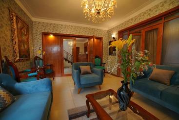 Gatsby Hotel Collection