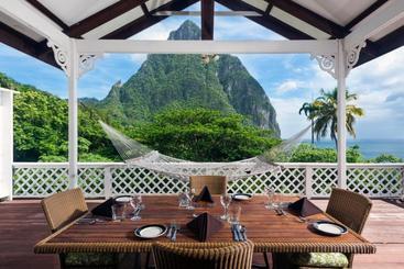 هتل Stonefield Villa Resort