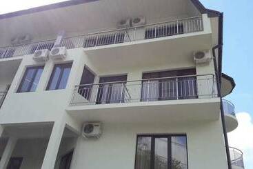פנסיון Guest House Sterh