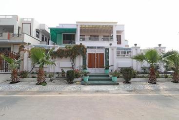پانسیون Love Guest House By Oyo Rooms