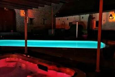 تختخواب و صبحانه La Bergerieconcept Events