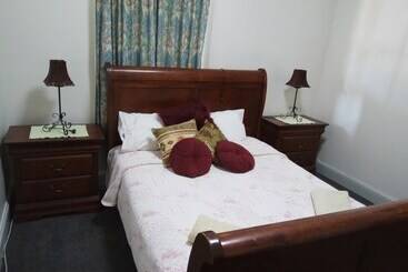 Жильё для туристов Forrest St Apartments