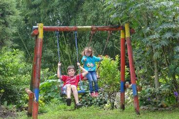 هتل Finca Turística Los Rosales