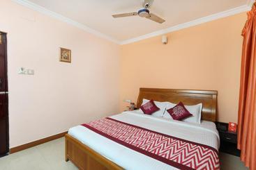 هتل Dreams Manor By Oyo Rooms