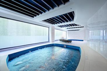 هتل The Trans Villa Bali