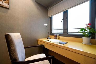 Lv Jia Apartment