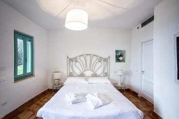 Хостел Borgo Rosso Di Sera Resort