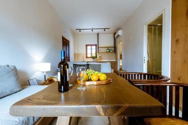 هتل Anais Suites