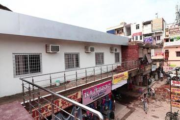 هتل Govind Guest House By Oyo Rooms