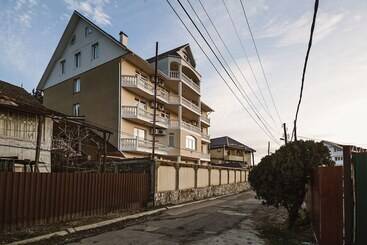 Пансион Lera Guest House