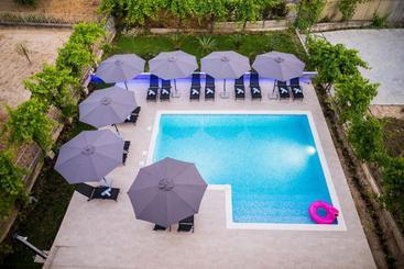 Lct Blue Lions Apartments