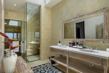 هتل Villa M Bali Umalas