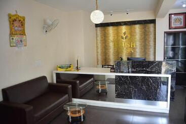 هتل Krish Rooms And Stay