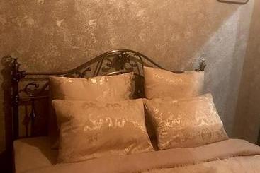 هتل Happy Home