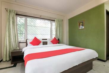 Hotelli Compact Villa Lavelle