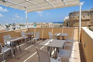تختخواب و صبحانه Cala Dei Normanni  Camere Sulle Mura