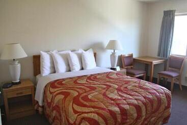 Hotel Aladdin Inn And Suites