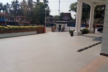 فندق Karthika Park