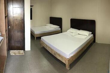 酒店 Seabreeze Beach Lodge