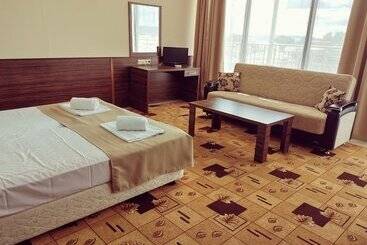 هتل Hostel Coral City