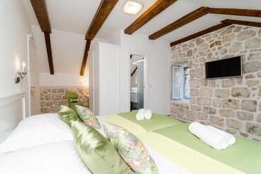 بنسيون Bed&breakfast Sorgo Palace
